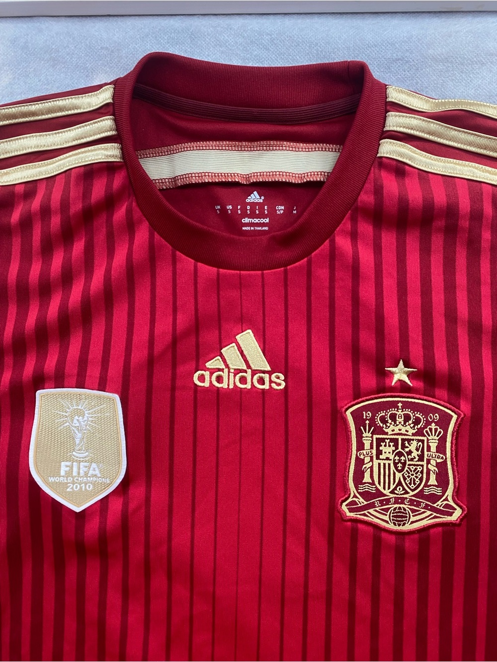 Adidas FIFA World Cup Champion 2010 Spain Collectible Soccer Football Jersey - Picture 3 of 7